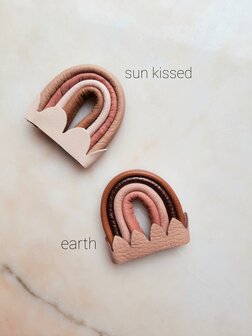 Rainbow hairpin - earth