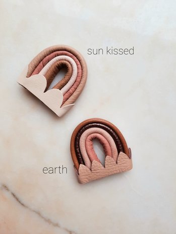 Rainbow hairpin - earth