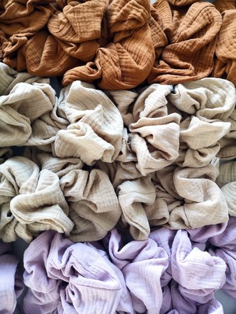 Rachèl statement scrunchie