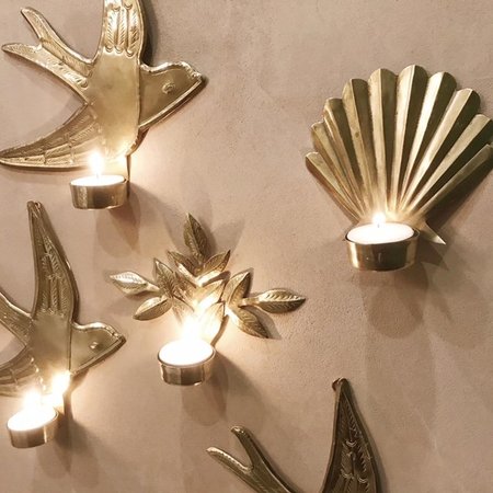 Brass clamshell candle