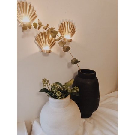 Brass clamshell candle
