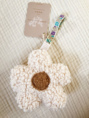 Speendoekje daisy - ecru met flower lint blauw
