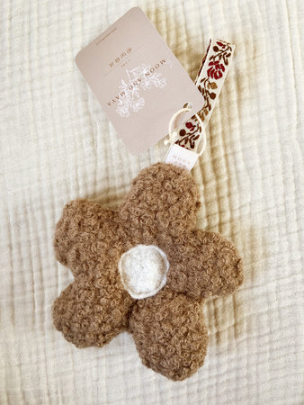 Speendoekje daisy - taupe met flower lint rood
