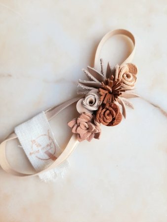 Wildflower headband - nude 6-12mnd