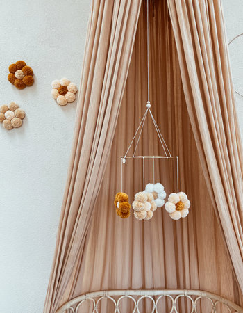 Pompom daisy mobile